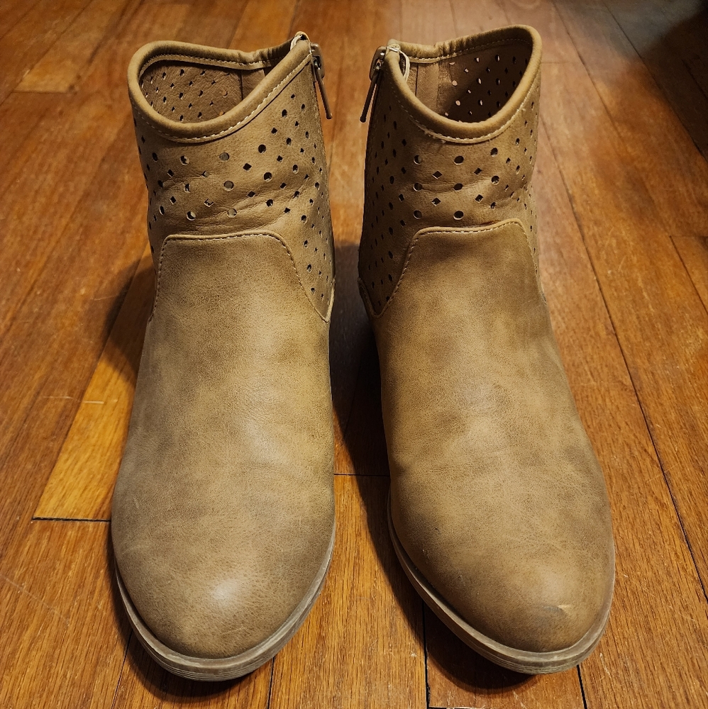 Ankle Boots - Picture 2 of 4